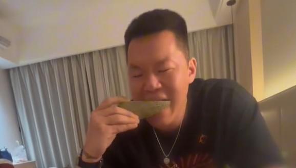 娱乐圈的瓜吃撑了,吃撑了也要回味无穷！